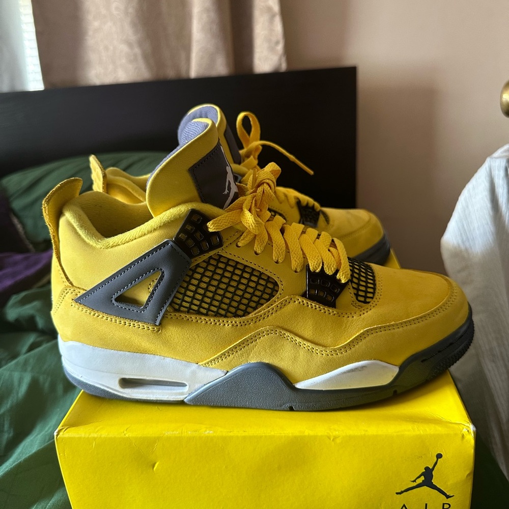 Yellow 4s
